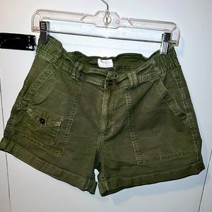 Women Shorts Time and Tru Shorts chino style with big pockets